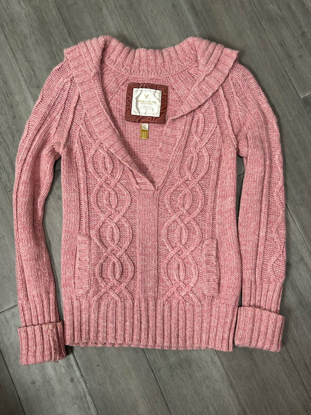 American Eagle 🦅 Outfitters Cable Knit Sweater Size Medium
